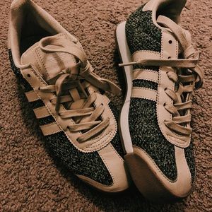 Adidas Sneakers